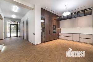 Дом 434м&sup2;, 2-этажный, участок 11 сот.  