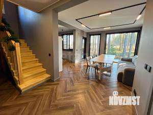 Дом 145м&sup2;, 2-этажный, участок 6 сот.  