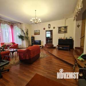 Дом 327м², 2-этажный, участок 15 сот.  