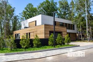 Коттедж 530м², 2-этажный, участок 25 сот.  
