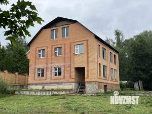 Дом 302м², 2-этажный, участок 12 сот.  