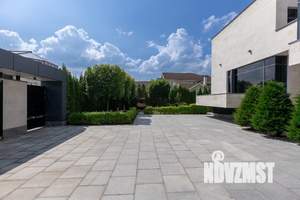 Коттедж 1000м², 3-этажный, участок 21 сот.  