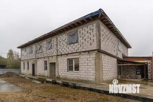 Коттедж 480м², 2-этажный, участок 10 сот.  