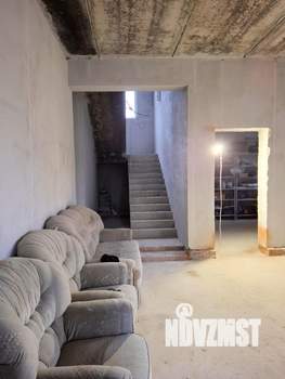 Дом 265м², 2-этажный, участок 15 сот.  