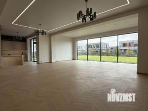 Дом 395м&sup2;, 2-этажный, участок 11 сот.  