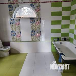 Коттедж 190м², 3-этажный, участок 10 сот.  