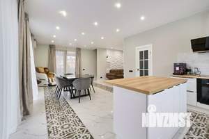 Дом 224м², 2-этажный, участок 9 сот.  