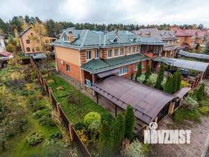 Таунхаус 310м&sup2;, 3-этажный, участок 6 сот.  