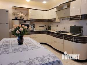 Таунхаус 290м², 3-этажный, участок 4 сот.  