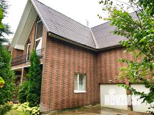 Дом 269м², 3-этажный, участок 15 сот.  