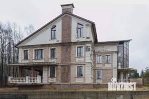 Дом 850м&sup2;, 3-этажный, участок 22 сот.  