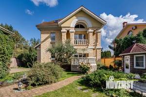 Дом 350м², 3-этажный, участок 13 сот.  