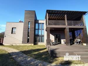 Коттедж 297м², 3-этажный, участок 6 сот.  