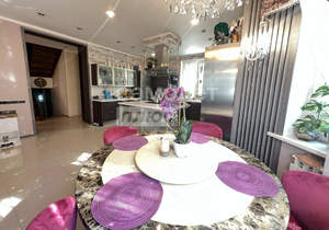 Дом 253м², 3-этажный, участок 15 сот.  