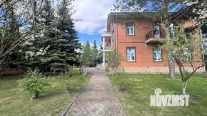 Коттедж 445м², 3-этажный, участок 15 сот.  