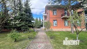 Коттедж 445м², 3-этажный, участок 30 сот.  