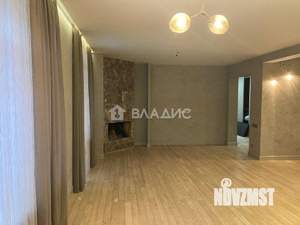 Дом 400м², 2-этажный, участок 10 сот.  