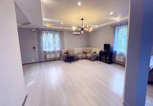 Дом 1542м², 2-этажный, участок 9 сот.  