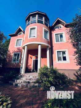 Дом 489м², 3-этажный, участок 10 сот.  