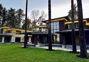 Дом 550м&sup2;, 2-этажный, участок 21 сот.  