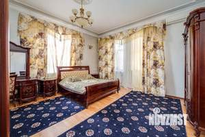 Дом 445м², 3-этажный, участок 30 сот.  