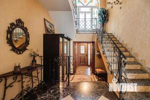 Дом 350м², 3-этажный, участок 13 сот.  
