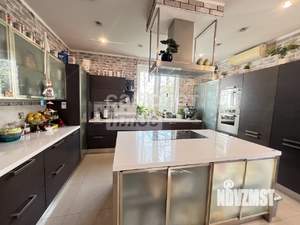 Дом 253м², 3-этажный, участок 15 сот.  