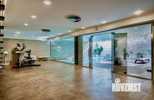 Коттедж 565м&sup2;, 2-этажный, участок 25 сот.  