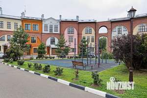Таунхаус 270м², 4-этажный, участок 1 сот.  