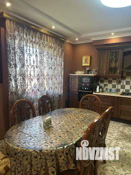 Дом 365м², 3-этажный, участок 8 сот.  