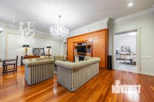 Дом 550м², 3-этажный, участок 20 сот.  