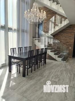 Коттедж 297м², 3-этажный, участок 6 сот.  