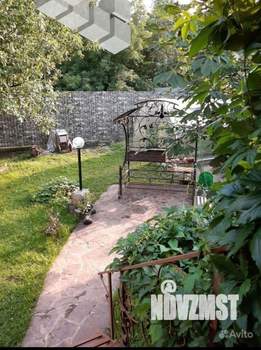 Коттедж 300м², 3-этажный, участок 12 сот.  