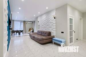 Дом 224м², 2-этажный, участок 9 сот.  