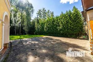 Дом 700м², 3-этажный, участок 34 сот.  