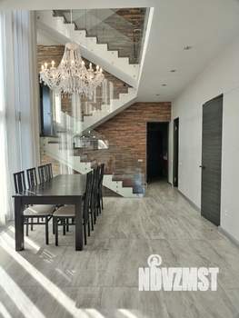 Коттедж 297м², 3-этажный, участок 6 сот.  