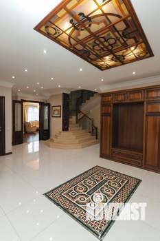 Дом 637м&sup2;, 4-этажный, участок 12 сот.  