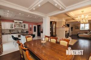 Дом 637м&sup2;, 4-этажный, участок 12 сот.  