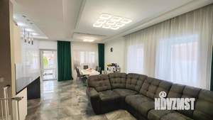 Дом 180м², 3-этажный, участок 3 сот.  