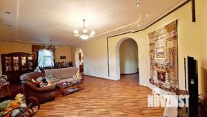 Дом 220м², 2-этажный, участок 14 сот.  