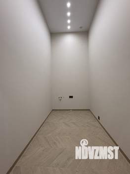 Дом 395м&sup2;, 2-этажный, участок 11 сот.  