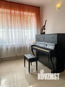 Коттедж 733м², 3-этажный, участок 20 сот.  