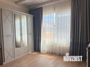 Дом 251м², 2-этажный, участок 10 сот.  