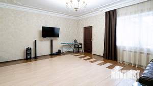 Дом 300м², 3-этажный, участок 7 сот.  