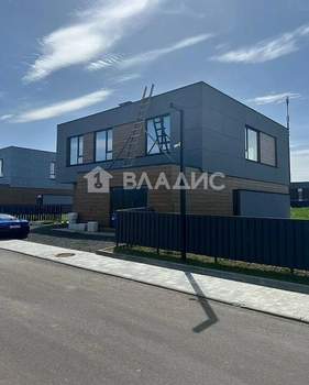 Дом 320м², 2-этажный, участок 18 сот.  