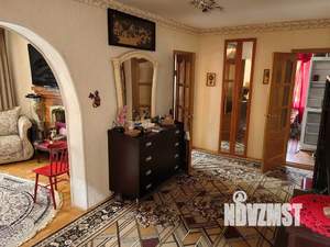 Дом 130м&sup2;, 2-этажный, участок 6 сот.  