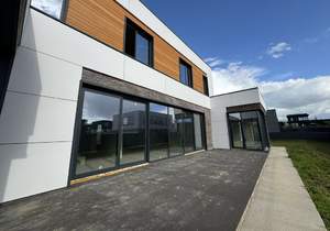 Дом 717м&sup2;, 2-этажный, участок 19 сот.  