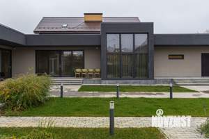 Дом 650м&sup2;, 3-этажный, участок 12 сот.  