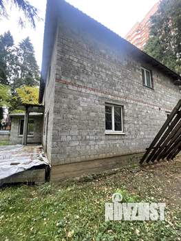 Дом 272м², 2-этажный, участок 17 сот.  
