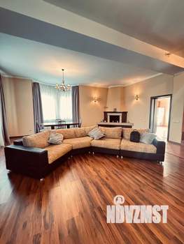 Дом 489м², 3-этажный, участок 10 сот.  